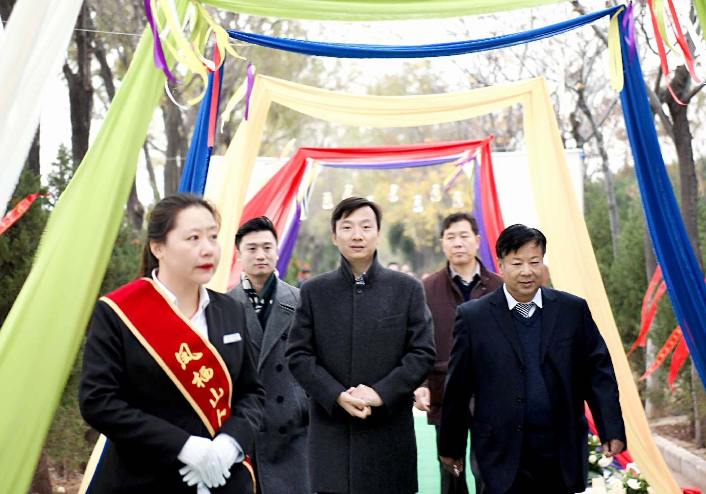 全国现代公墓建设培训班百名学员观摩我园慈善公墓安葬模拟演示