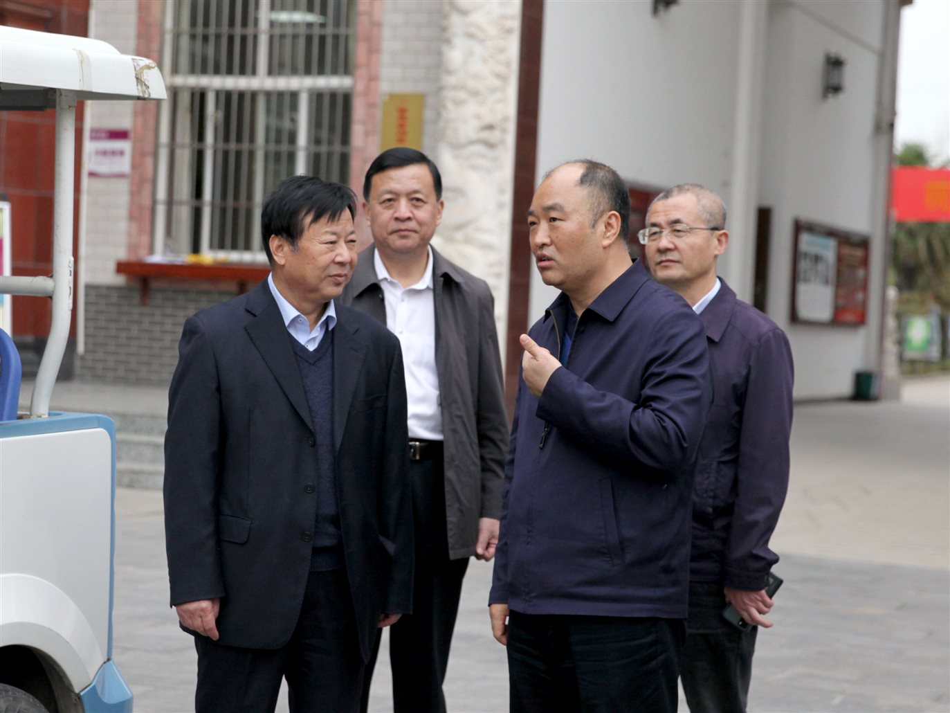 西安市民政局局长李平伟调研指导清明接待准备工作